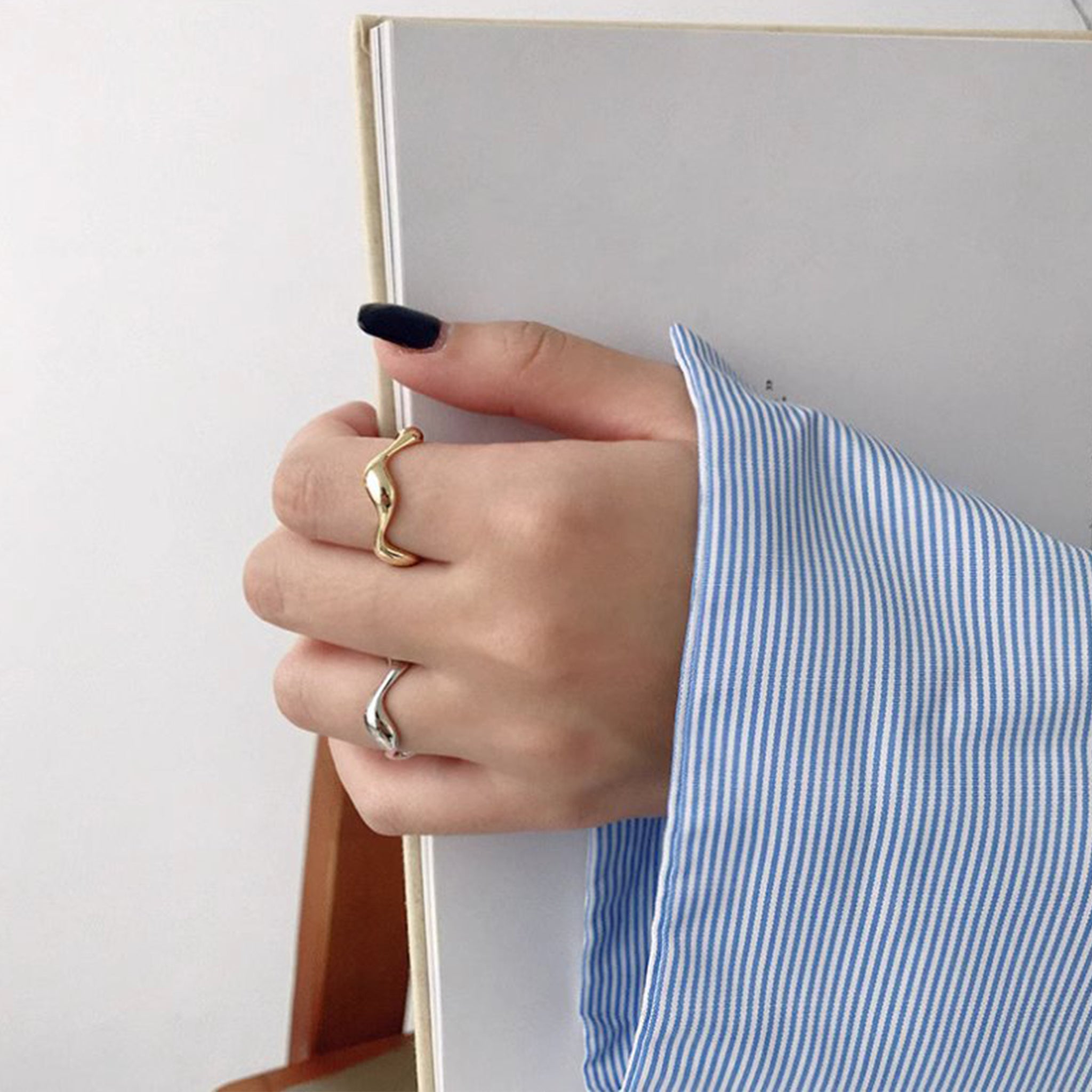 Irregular Wave Pattern Smooth Silver/Gold Ring