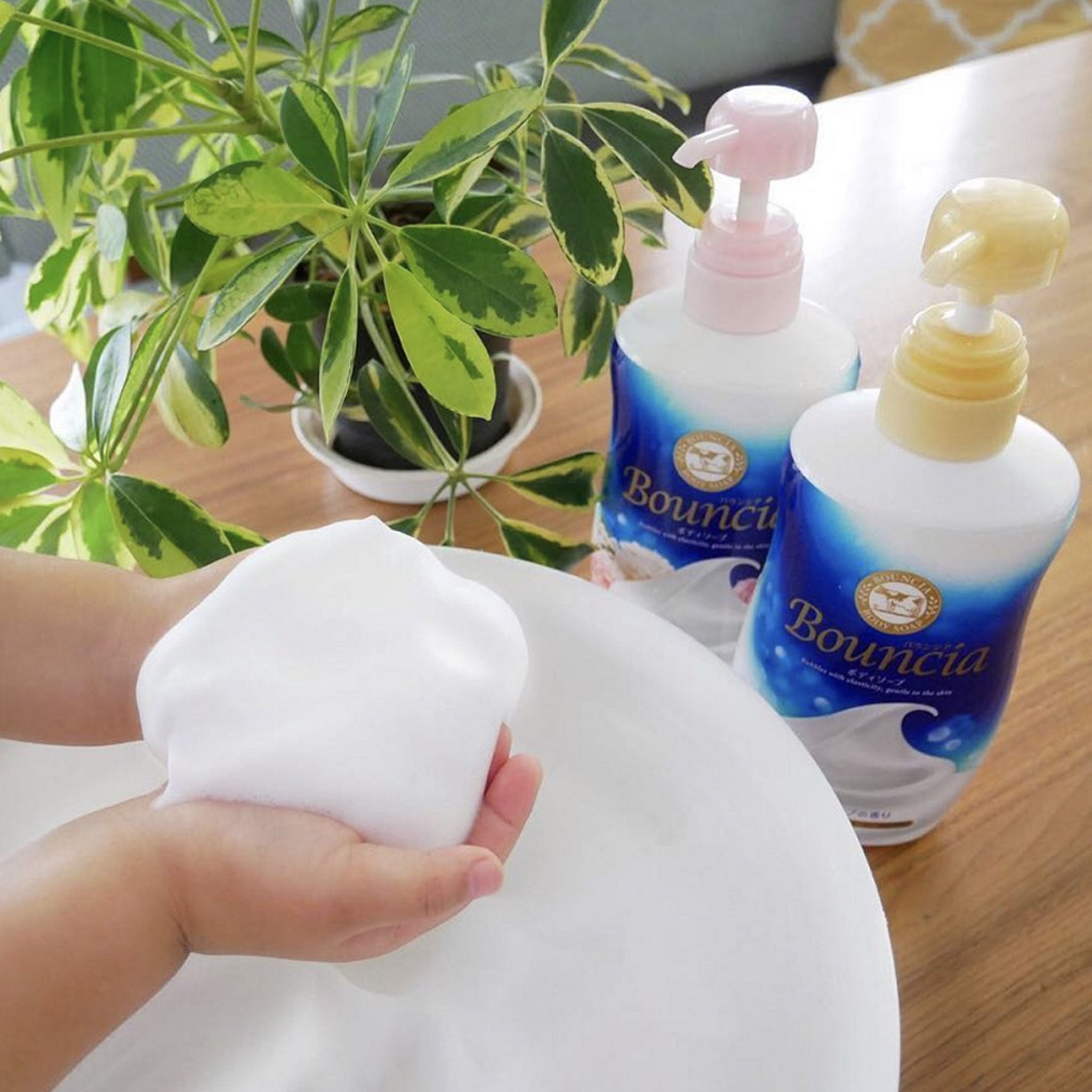 Cow Bouncia牛乳石碱 浓密泡沫沐浴露 500ml