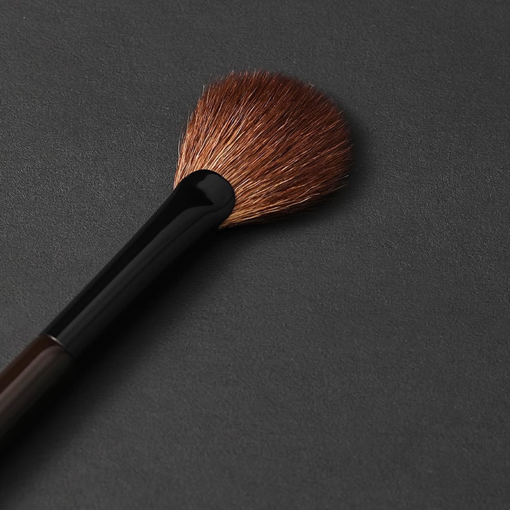 FiX Wool Fan-Shaped Highlighter Brush MN-25