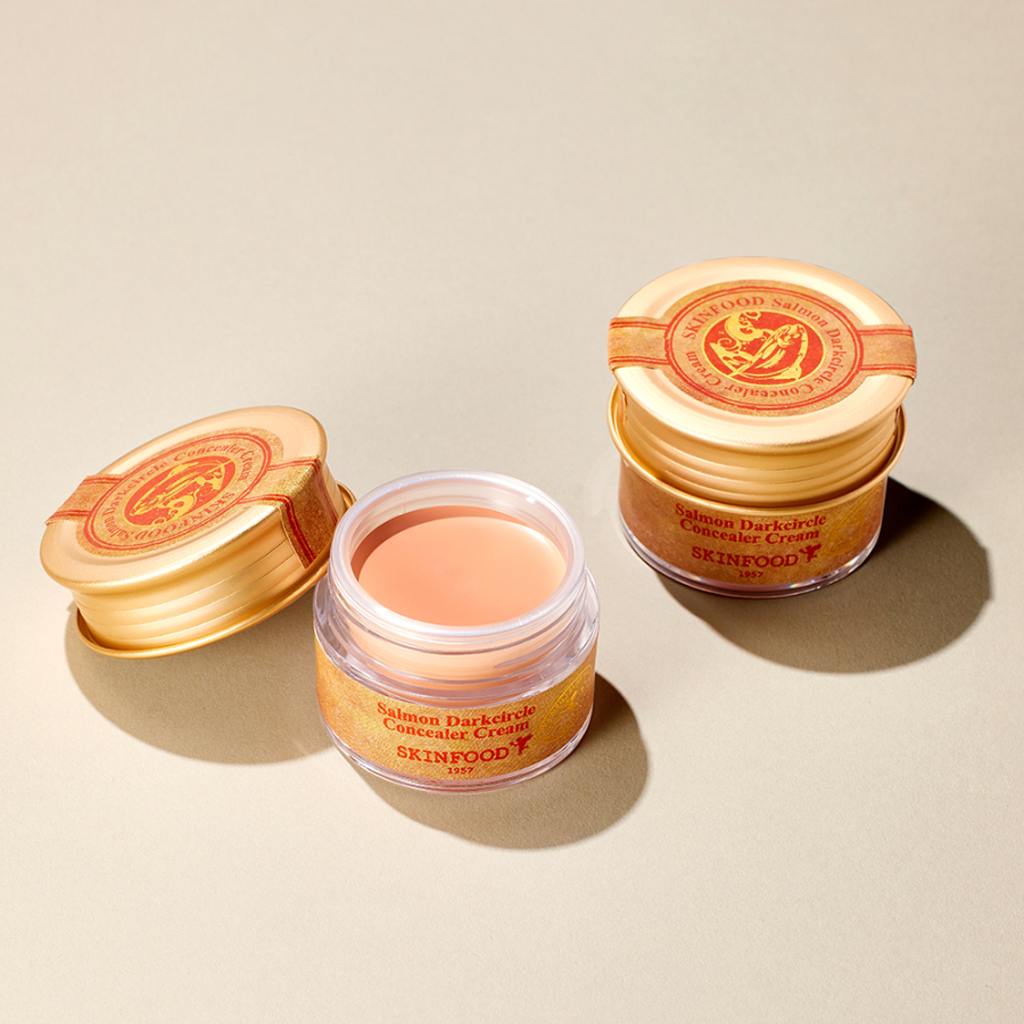 it delivers seamless coverage while caring for the delicate under-eye area for a smooth, refreshed look.