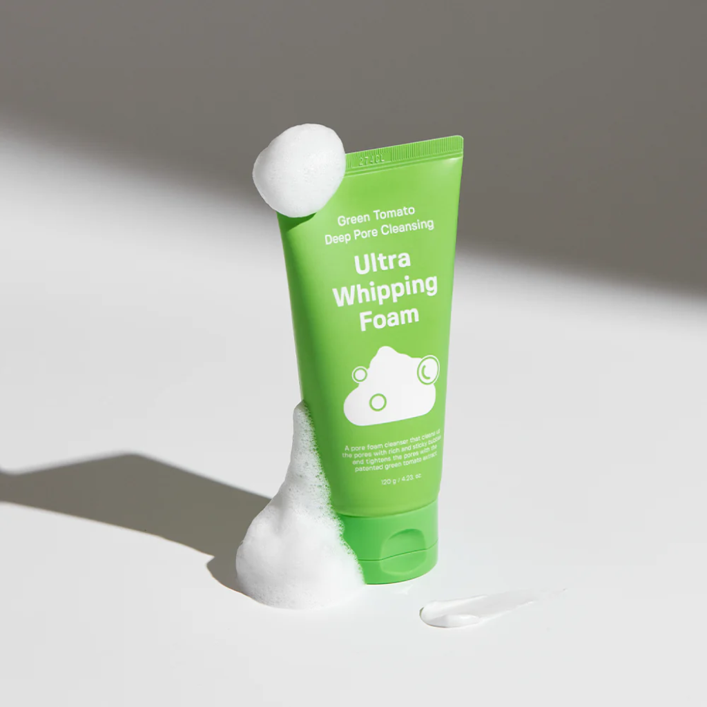 It is a foaming cleanser that deeply cleanses pores, removing impurities and excess sebum.