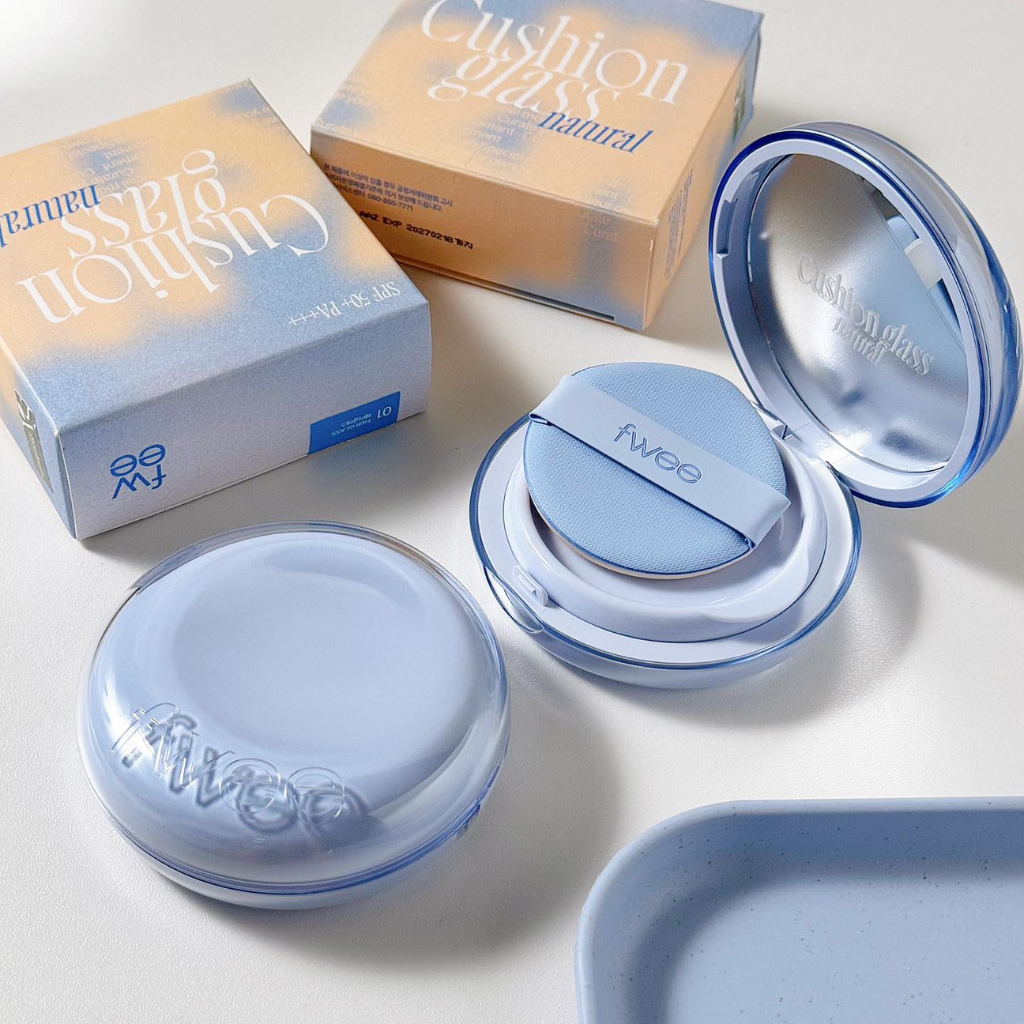 This lightweight cushion foundation delivers natural coverage with a dewy glow, perfect for a fresh, radiant complexion.