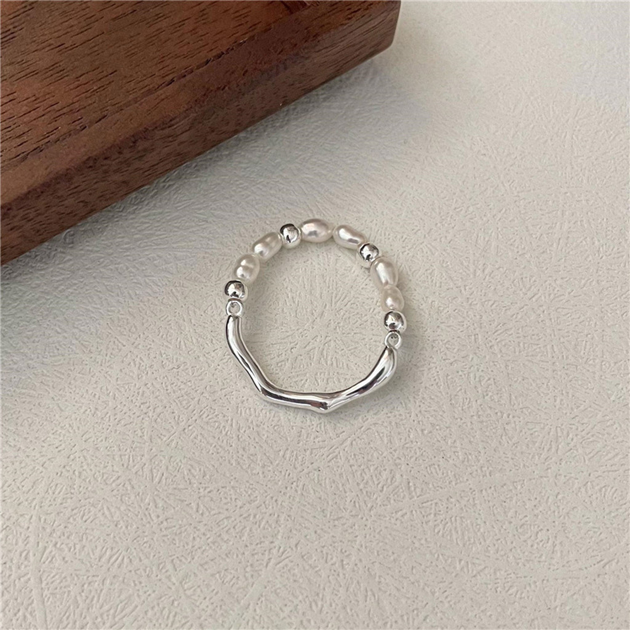 Irregular Liquid Streamline Pearl Ring