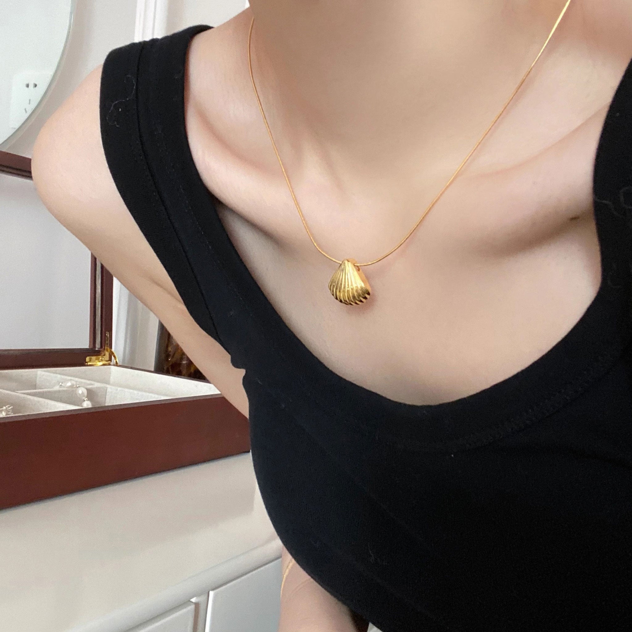Versatile Seashell Necklace