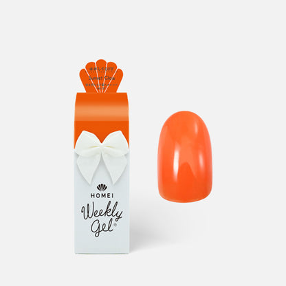 Experience the vibrant sunset glow with this peel-off gel in a stunning orange hue. 