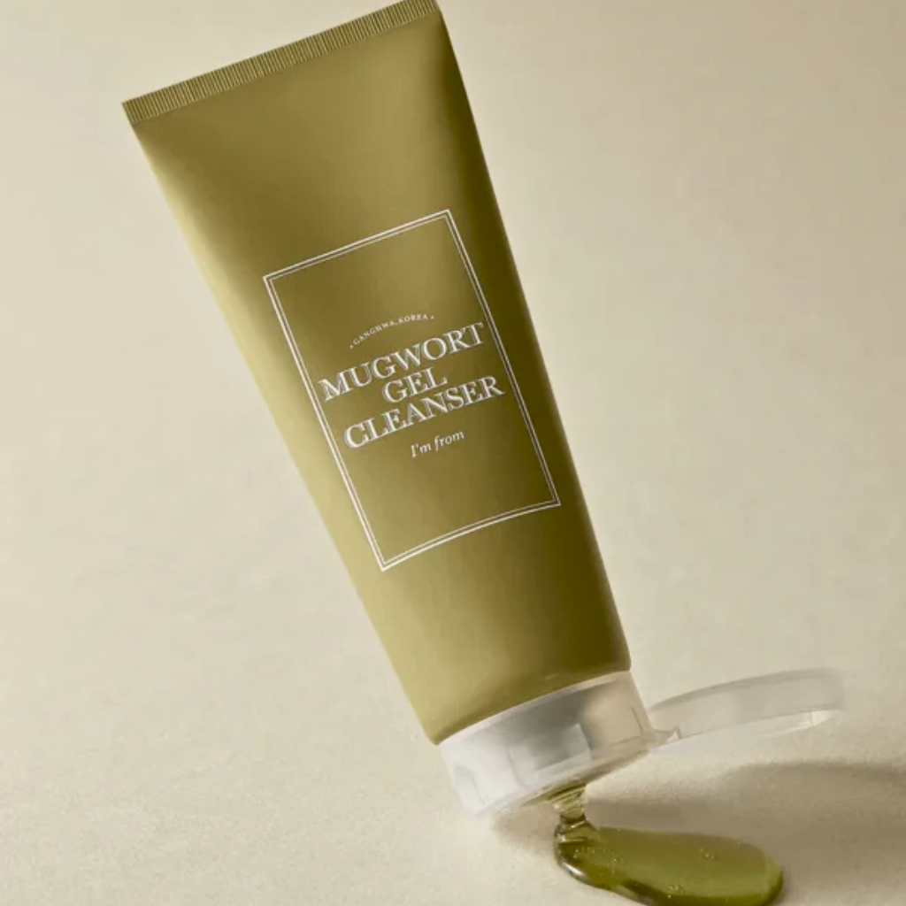 Refresh your skin with the gel cleanser. Enriched with mugwort extract, this mild gel cleanser gently removes impurities, excess oil, and makeup without stripping the skin.