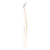 Tweezer is  for all types of eyelashes, ensuring a secure hold.