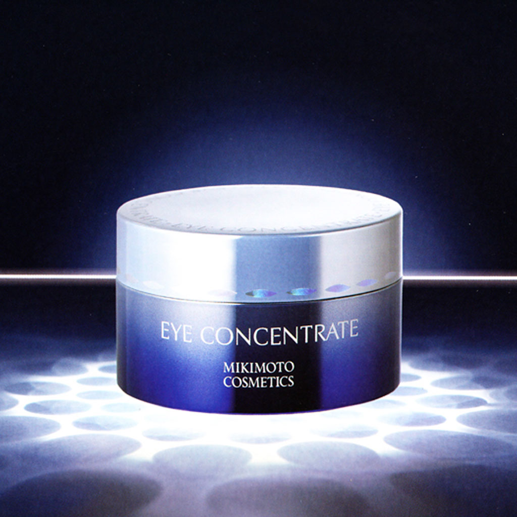 The eye cream provides rich moisture to the eye area, leading to a plumper, younger-looking eye area.