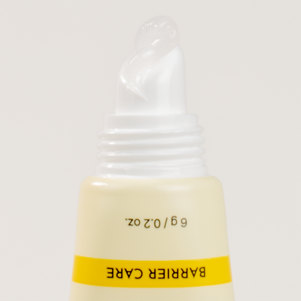 ONGREDIENTS Skin Barrier Calming Lip Essence