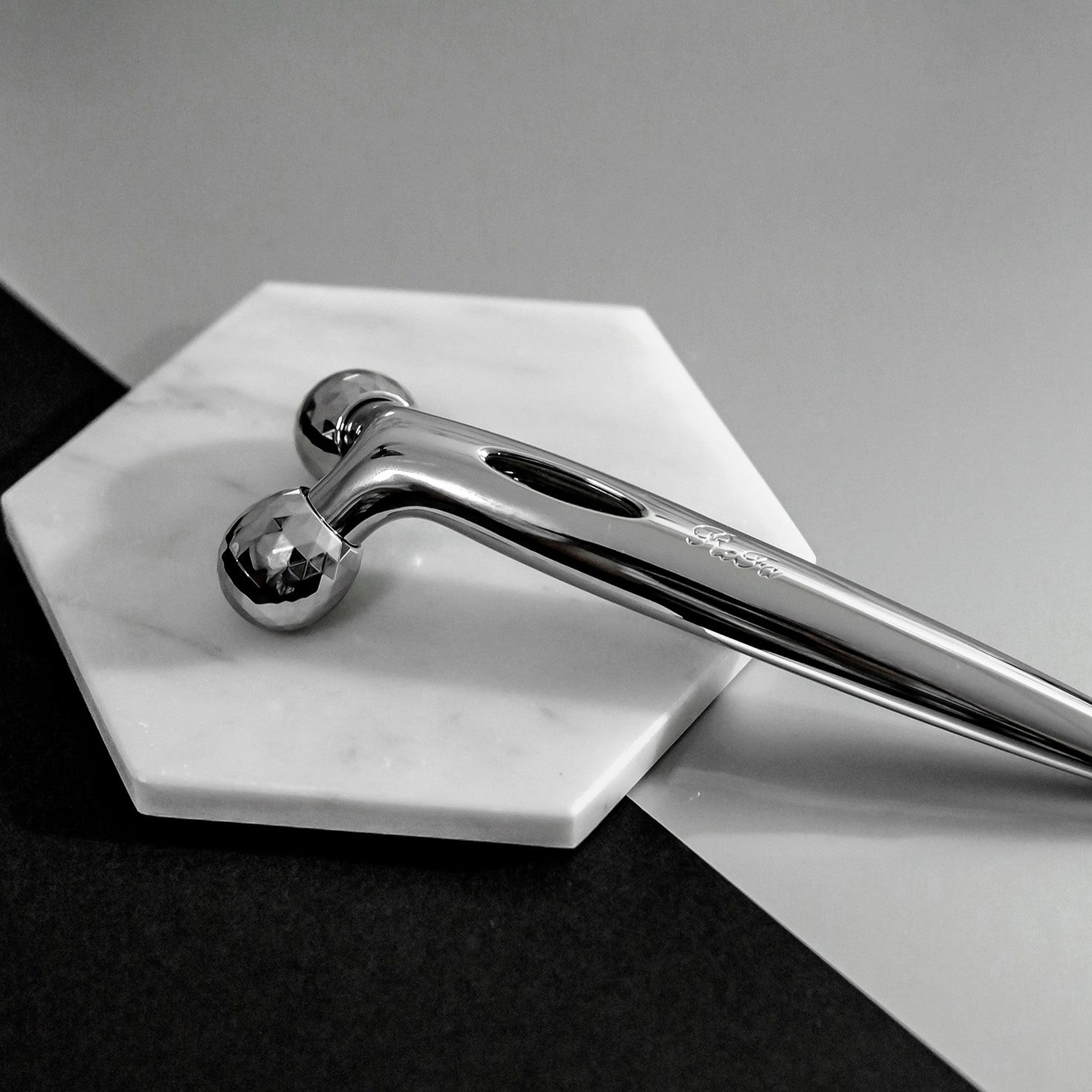 ReFa S Carat Platinum Electronic Roller