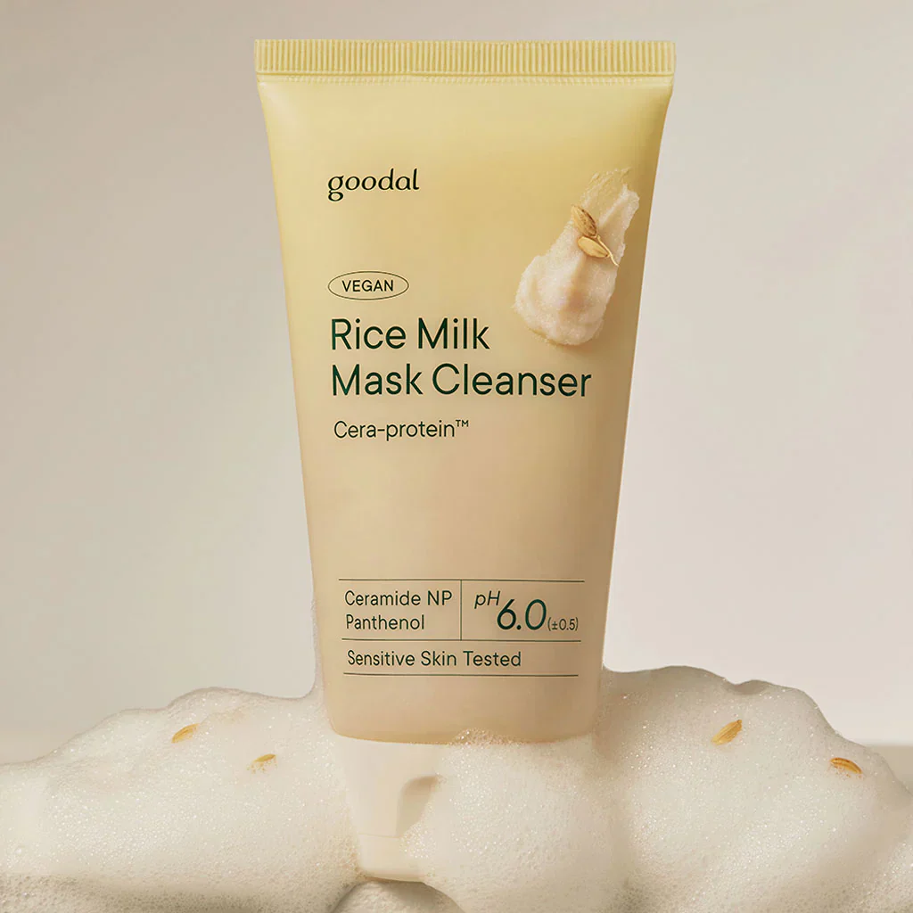 This vegan cleanser, rich in vitamins and minerals, soothes and nourishes while retaining moisture.