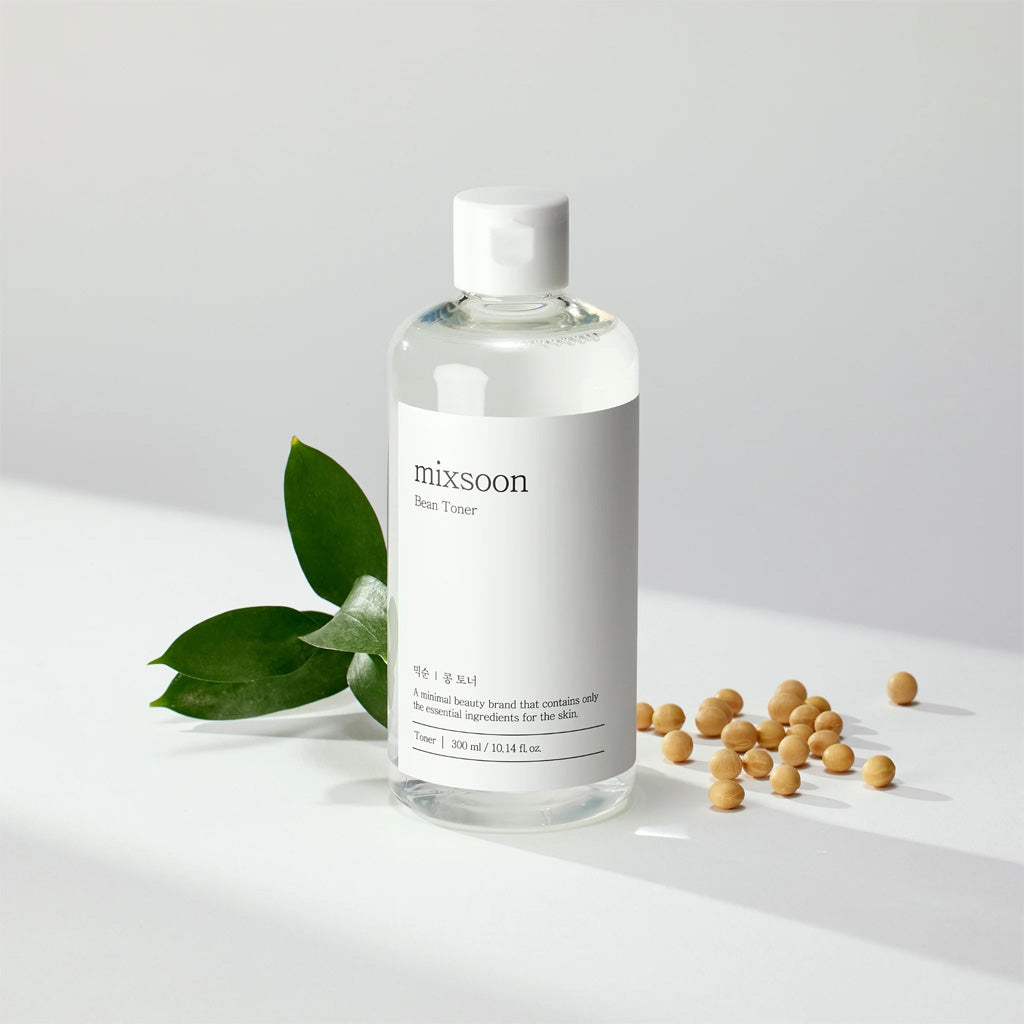 It is a calming toner enriched with 93% soybean seed extract to soothe and soften sensitive skin and protect it from external stressors.