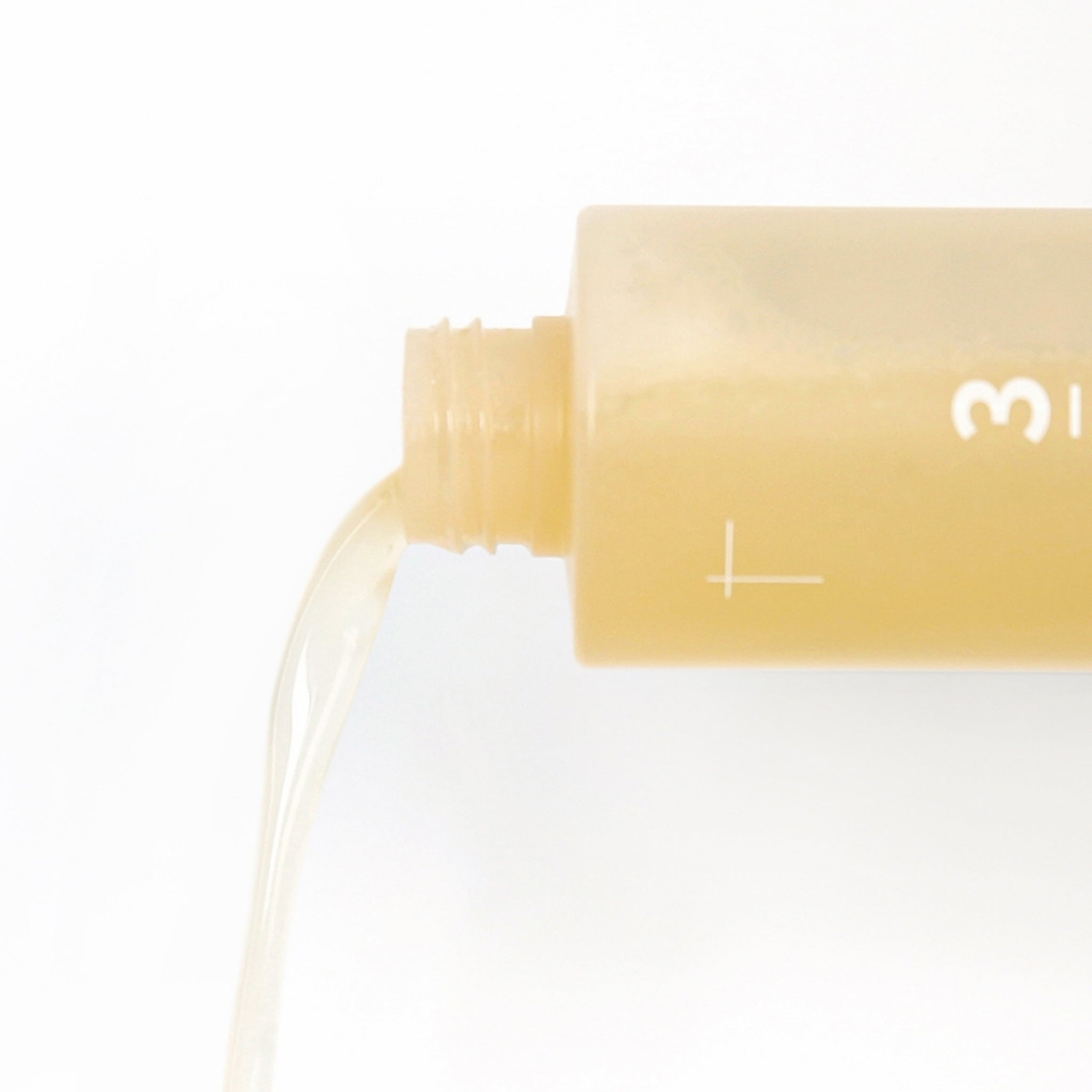 numbuzin No.3 Super Glowing Essence Toner 200ml